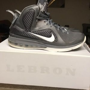 USED Nike Lebron 9s - Cool Grey